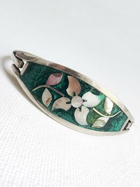 Vintage Mexico Alpaca Emerald Green Hinged Cuff Bracelet